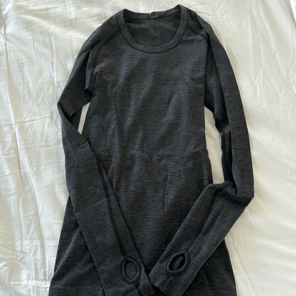 Lululemon swiftly tech long sleeve dark gray size 4 women’s